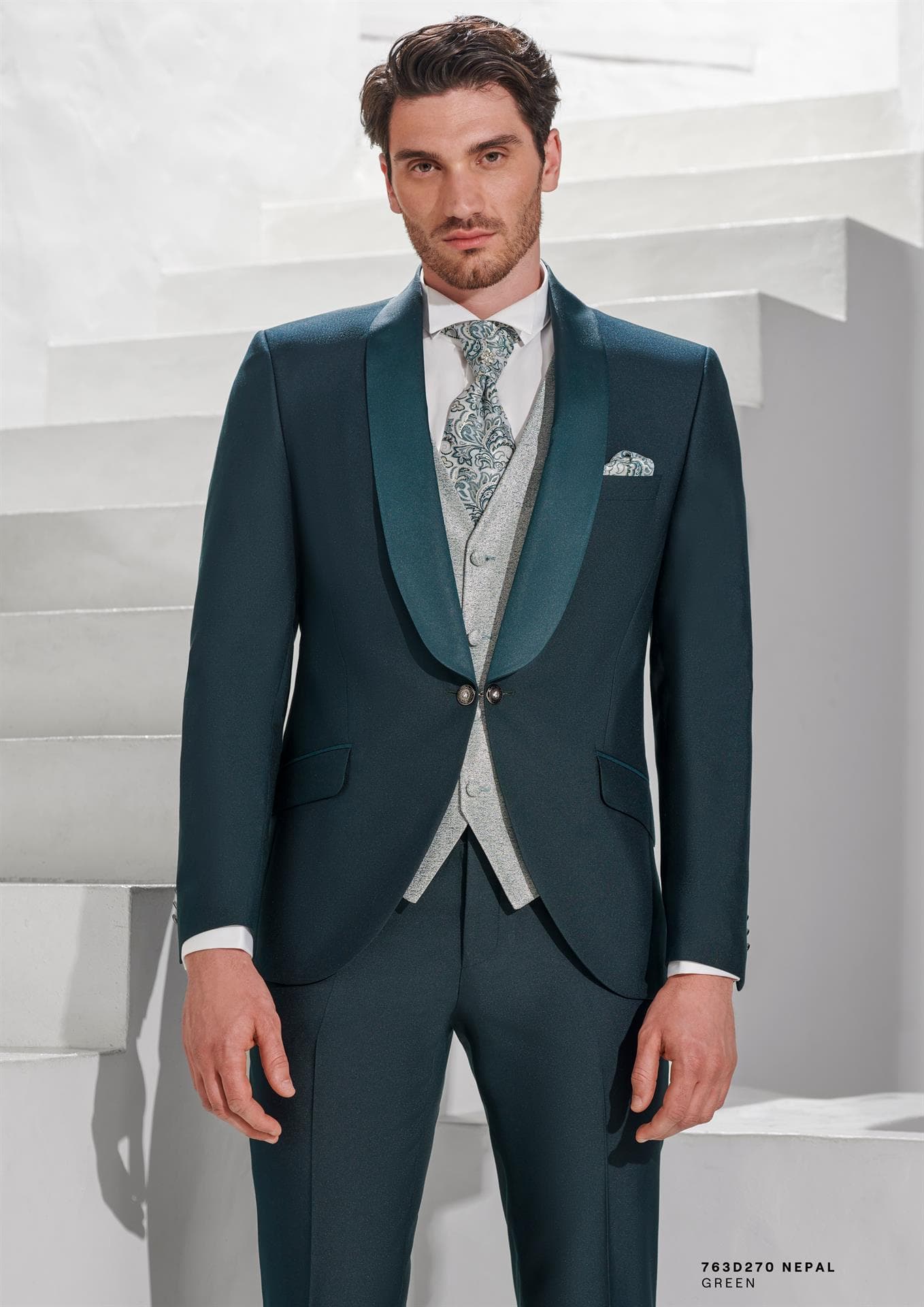 Tenemos el traje que buscas para ese día tan especial